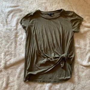 Green short sleeve shirt